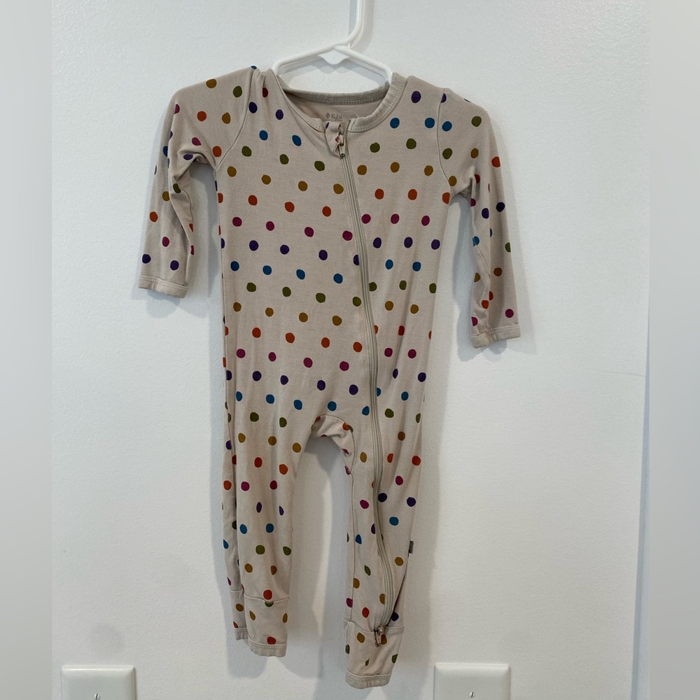 Kyte Baby Oat Polka Dot Zippy 12-18